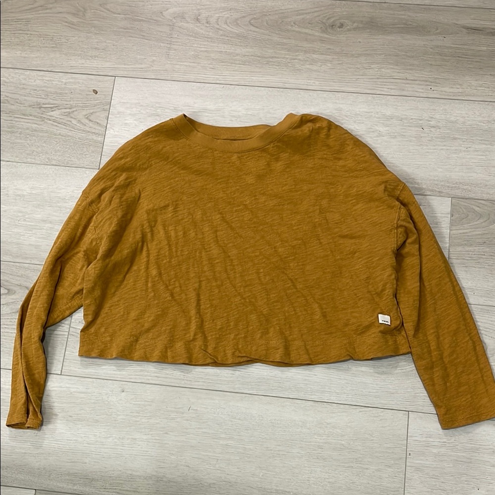 Vuori sundow long sleeve cropped